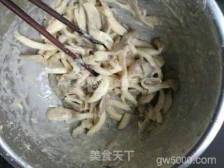 椒盐蘑菇的做法步骤：3