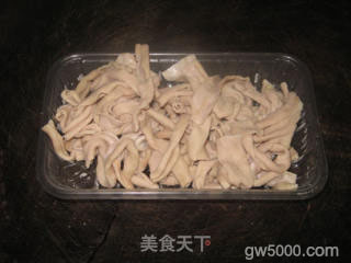 豉椒炒鸭肠的做法步骤：2