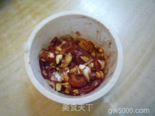 街头小吃——烧饼夹里脊的做法步骤：5