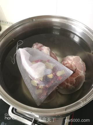 淮南牛肉汤+发面葱油饼的做法步骤：5