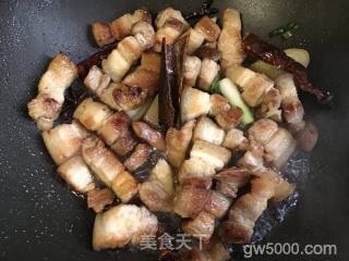 香辣红烧肉的做法步骤：4