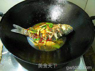 家常如意豆瓣鲫鱼的做法步骤：9
