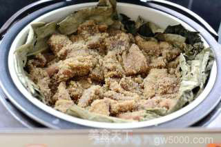 五香荷叶粉蒸肉的做法步骤：5