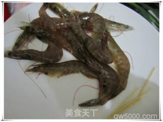 翡翠虾仁的做法步骤：1