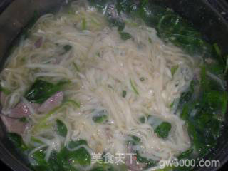 菠菜猪肝面的做法步骤：10