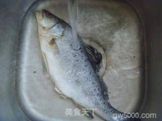 原汁原味---清蒸海上鲜的做法步骤：1