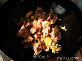 笋干焖鸭的做法步骤：9