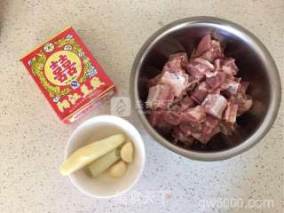 豆豉蒸排骨的做法步骤：1