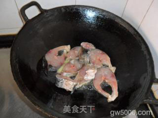 豆豉烧鱼块的做法步骤：3
