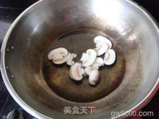 茄味口蘑虾球的做法步骤：6