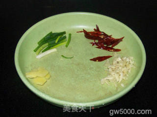 【香菇板栗鸡煲】的做法步骤：4