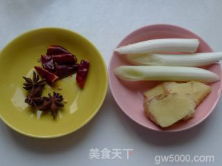【香菇炖鸡】味道鲜美的下饭菜的做法步骤：3