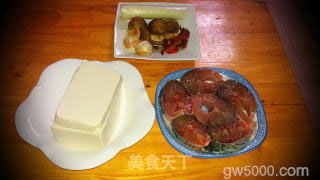 干锅豆腐鱼的做法步骤：1