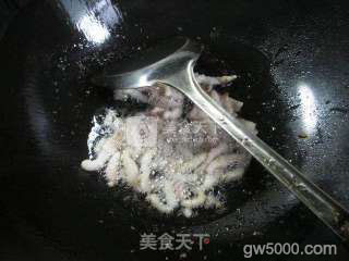 肉丝酸菜炒秀珍菇的做法步骤：2