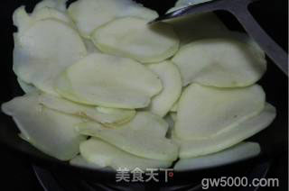 [花花菜]—土豆回锅肉的做法步骤：2