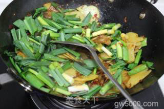 [花花菜]—土豆回锅肉的做法步骤：6