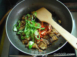 一品回锅肉—普通食材搭配出的完美口味的做法步骤：10