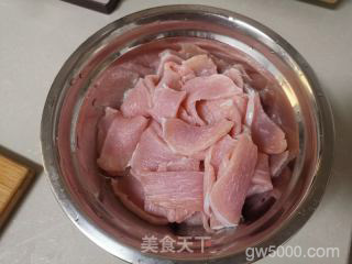 过油肉的做法步骤：1