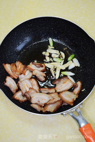 【解密舌尖美味】#家常#--回锅肉的做法步骤：4