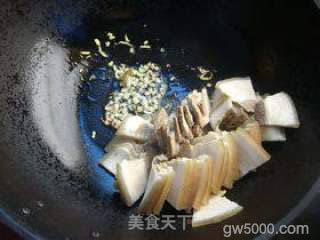 春笋回锅肉的做法步骤：3