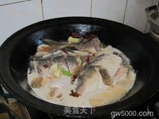 家炖黄河大鲤鱼的做法步骤：5