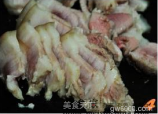 美味解谗又肥而不腻的回锅肉（米酒的妙用）的做法步骤：4