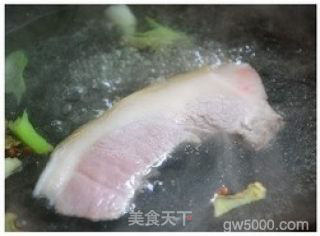 回锅肉的做法步骤：4