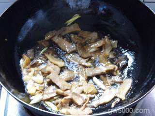 泡菜回锅肉的做法步骤：8