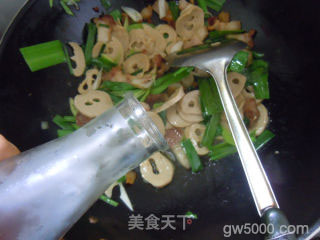可口饭菜---肉片炒面筋的做法步骤：5