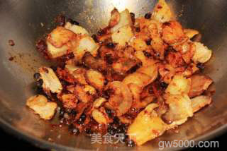 回锅肉的做法步骤：6