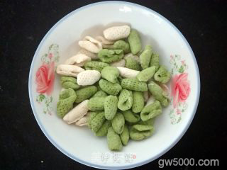 双色麻食的做法步骤：11