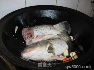 家炖黄河大鲤鱼的做法步骤：4