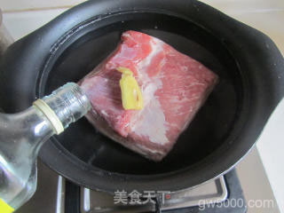梅菜扣肉的做法步骤：1