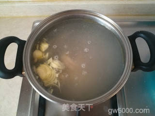 盆满钵满之客家盆菜的做法步骤：1