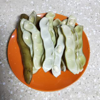 糟香狗爪豆的做法步骤：1