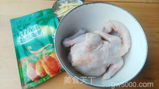 【坤博砂锅蜜汁盐焗鸡】的做法步骤：1