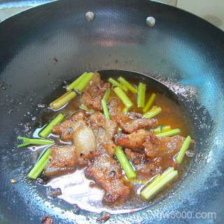 客家菜---香菜鱼香五花肉的做法步骤：8