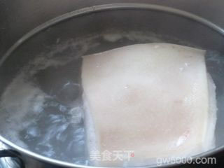 梅菜扣肉的做法步骤：2