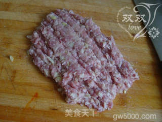 嗜肉族美女不容错过的美容美白菜——酿丝瓜的做法步骤：3