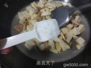 番茄杏鲍菇焖客家豆腐的做法步骤：9
