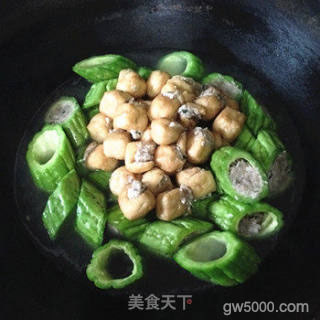 酿苦瓜油豆腐的做法步骤：8