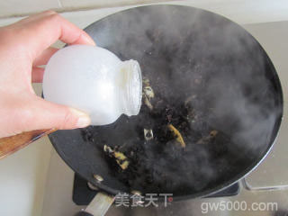 梅菜扣肉的做法步骤：10