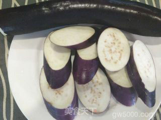 蒸酿茄子的做法步骤：1