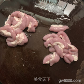 八刀汤的做法步骤：1