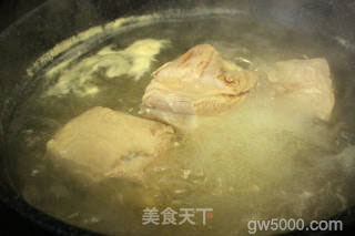 芋头扣肉的做法步骤：1