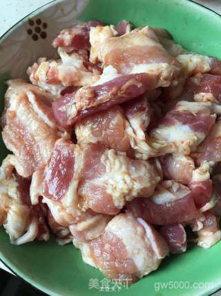 农家菜干扣肉的做法步骤：3