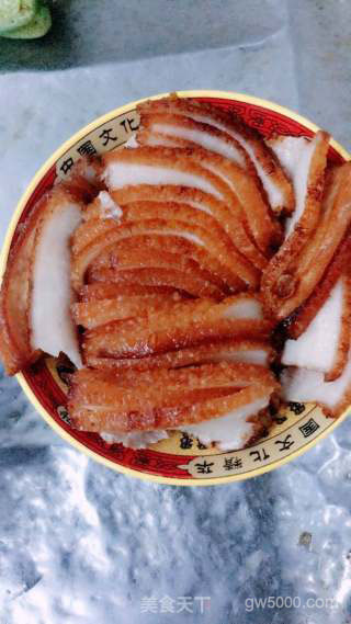 梅菜扣肉的做法步骤：1