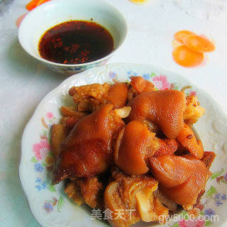酱香猪蹄沾酱吃-------味道就是不一样-------客家菜的做法步骤：8