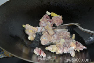浓浓黄酒香——客家黄酒焖鸡的做法步骤：3