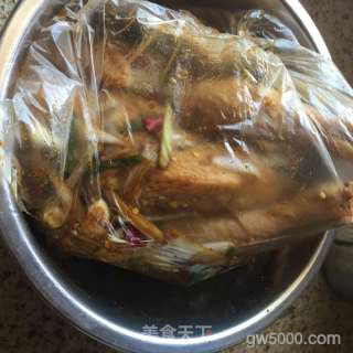 坤博砂锅版窑鸡的做法步骤：5